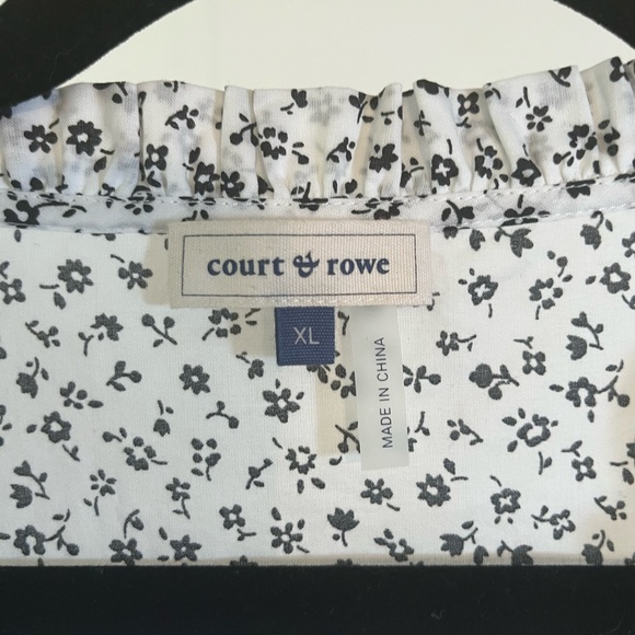 Court and Rowe Black and White Floral Sleeveless Blouse NWT - Picture 4 of 9